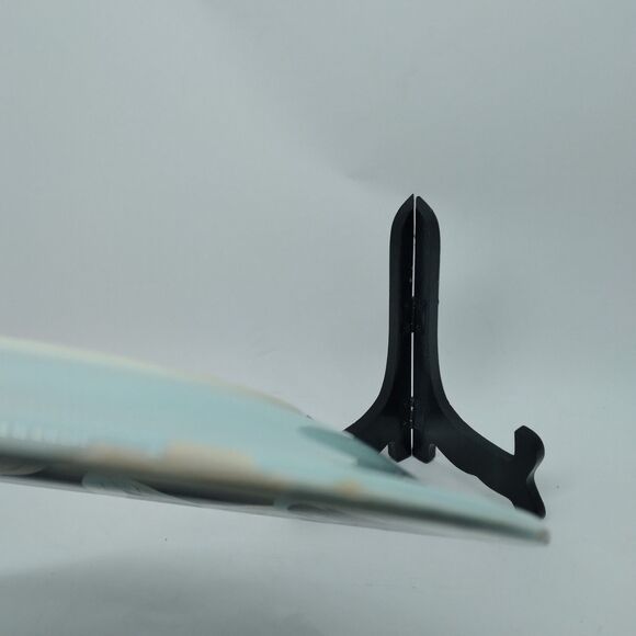 Laurie Gates "EMMA BLUE"  Round Floral 9" Salad Plate READ DESC - Picture 8 of 8